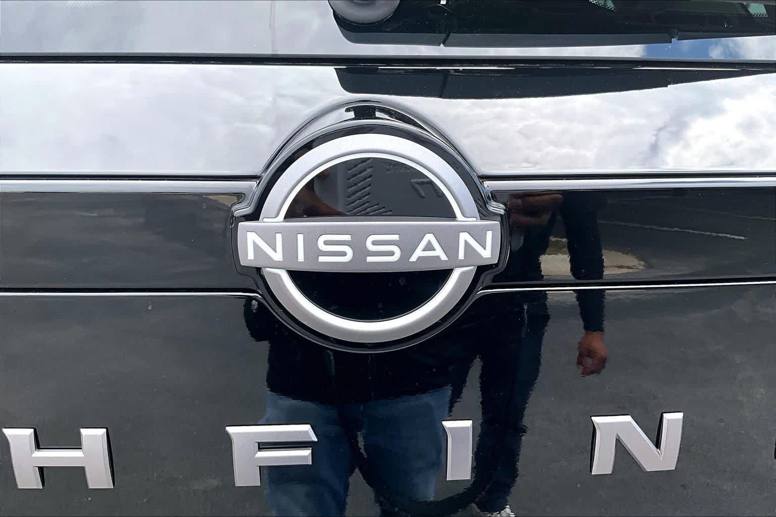 New 2026 Nissan Pathfinder SL FWD image 15
