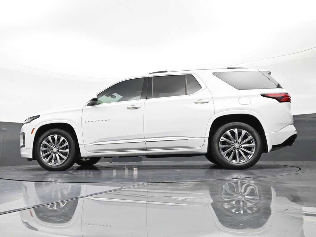 Used 2022 Chevrolet Traverse Premier FWD image 21