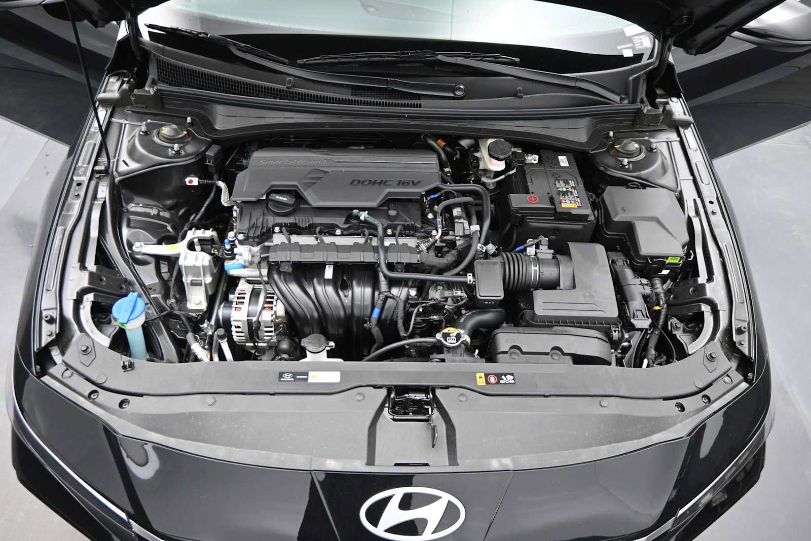 New 2026 Hyundai Elantra Limited FWD image 24
