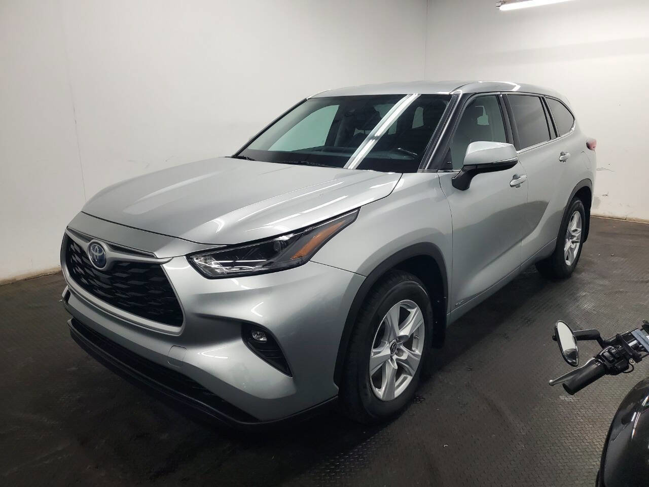 Used 2022 Toyota Highlander LE
