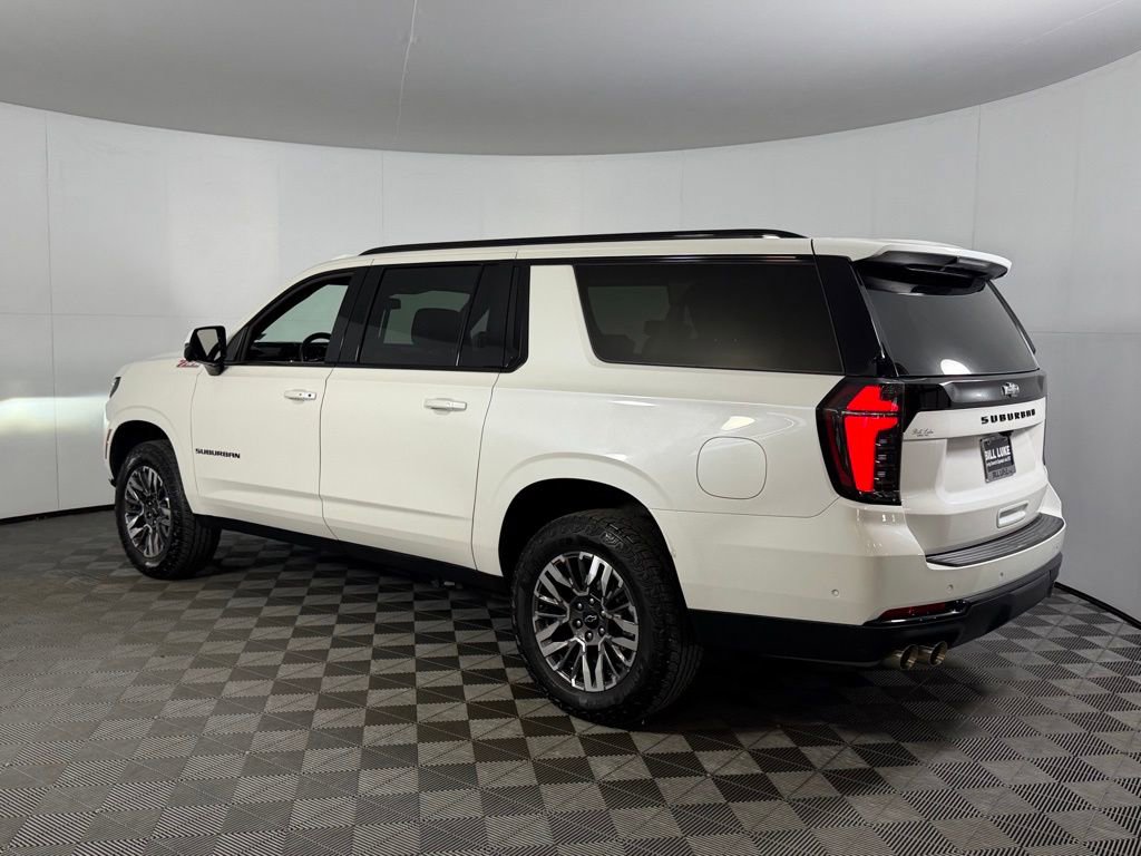 Used 2025 Chevrolet Suburban Z71 AWD/4WD image 9