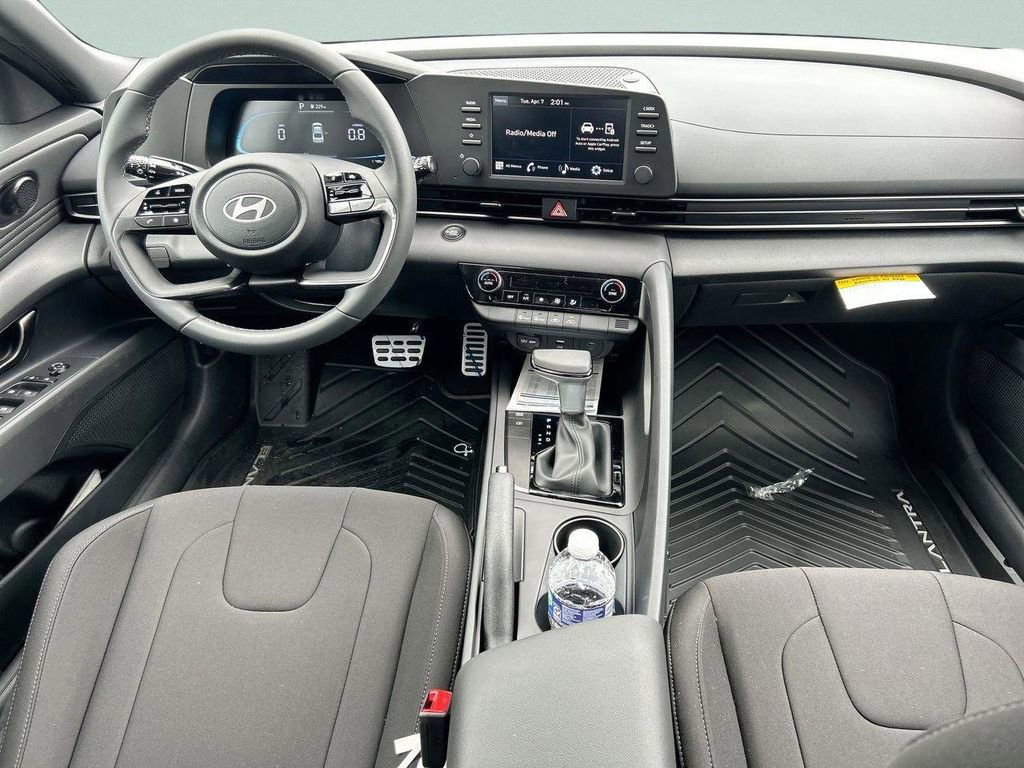 New 2026 Hyundai Elantra Sport FWD image 15