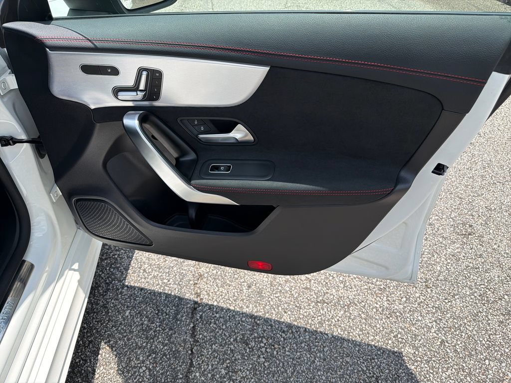Used 2020 Mercedes-Benz CLA 250 image 14