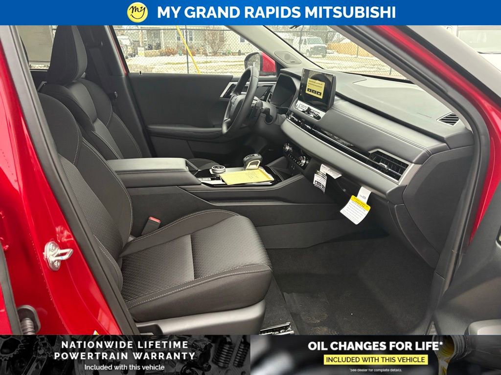 New 2026 Mitsubishi Outlander ES image 14