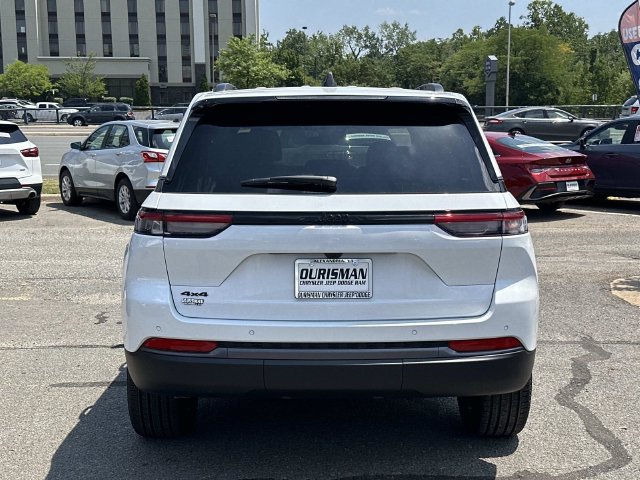 New 2026 Jeep Grand Cherokee Limited w/ Limited Altitude Package AWD/4WD image 3