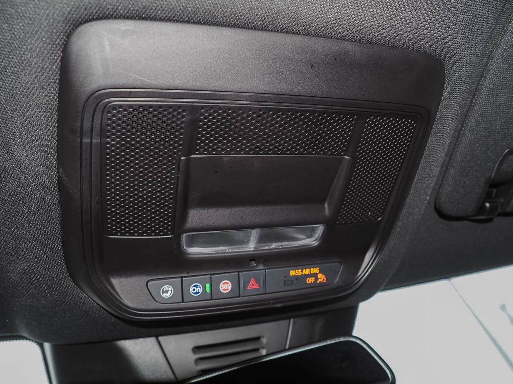 Used 2025 Chevrolet Equinox EV LT w/ Convenience Package FWD image 32