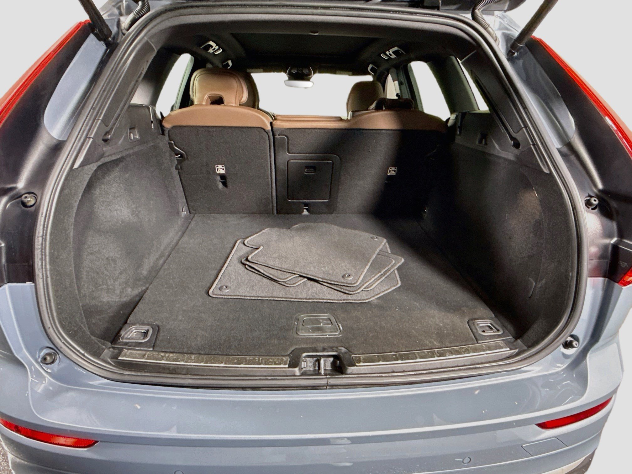 Used 2023 Volvo XC60 B5 Plus FWD image 35