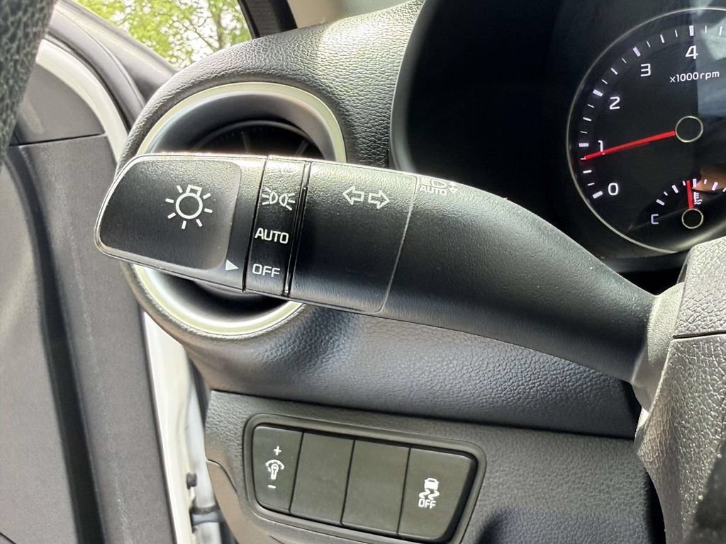Used 2022 Kia Forte LXS FWD image 24
