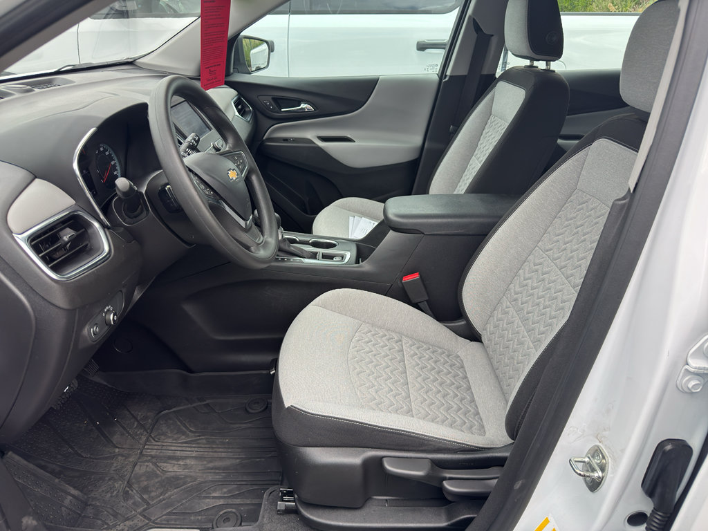 Used 2023 Chevrolet Equinox LS AWD/4WD image 36