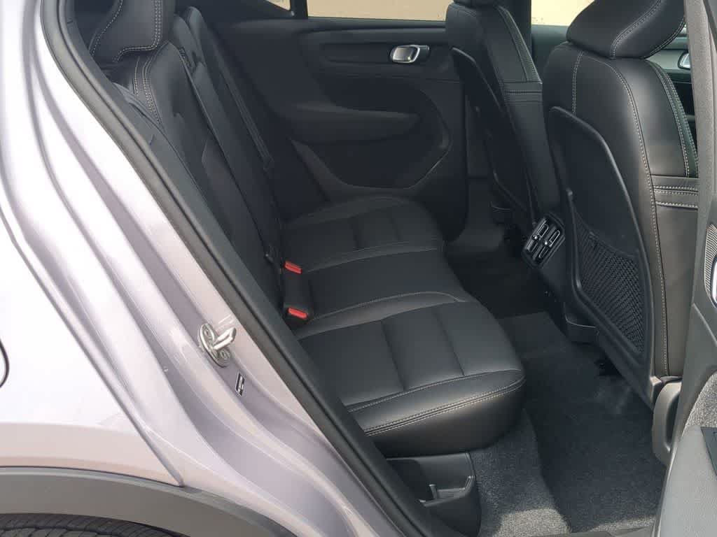Certified 2026 Volvo XC40 B5 Plus AWD/4WD image 19