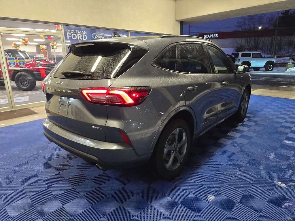 Used 2023 Ford Escape ST-Line image 6
