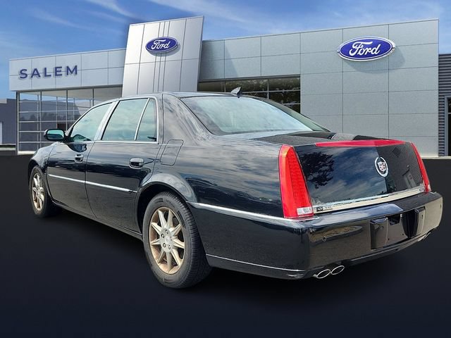 Used 2010 Cadillac DTS Luxury FWD image 4