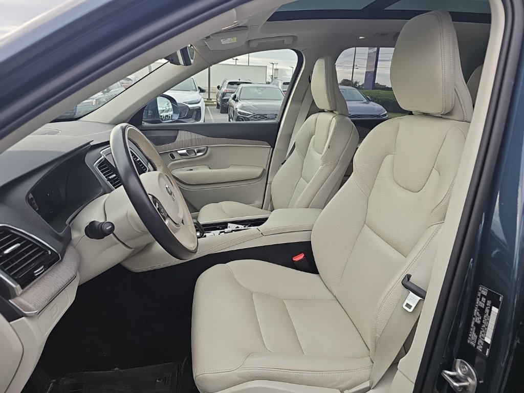 Used 2024 Volvo XC90 B6 Plus w/ Protection Package Premier AWD/4WD image 3
