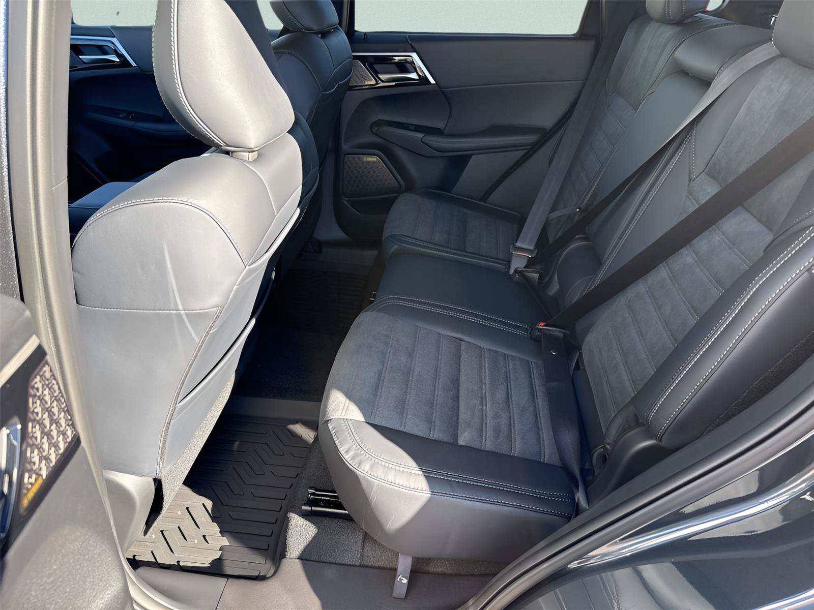 New 2026 Mitsubishi Outlander SE FWD image 27