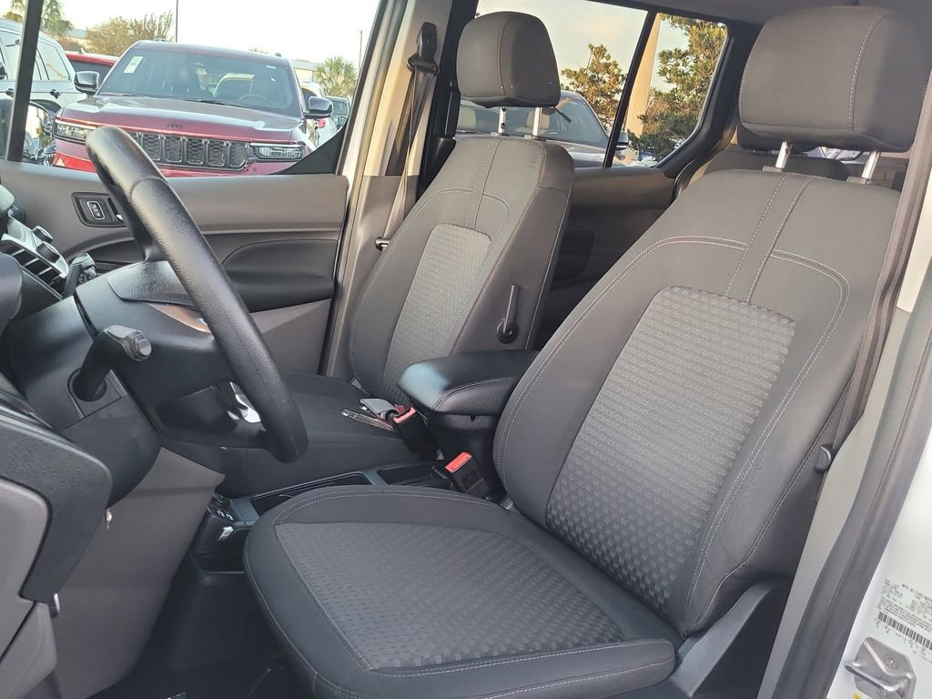 Used 2022 Ford Transit Connect XLT image 17