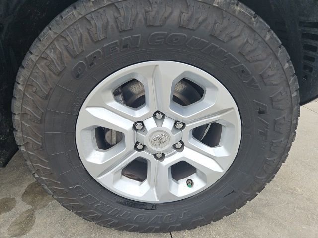 Used 2021 Toyota 4Runner SR5 Premium w/ Moonroof Package image 24