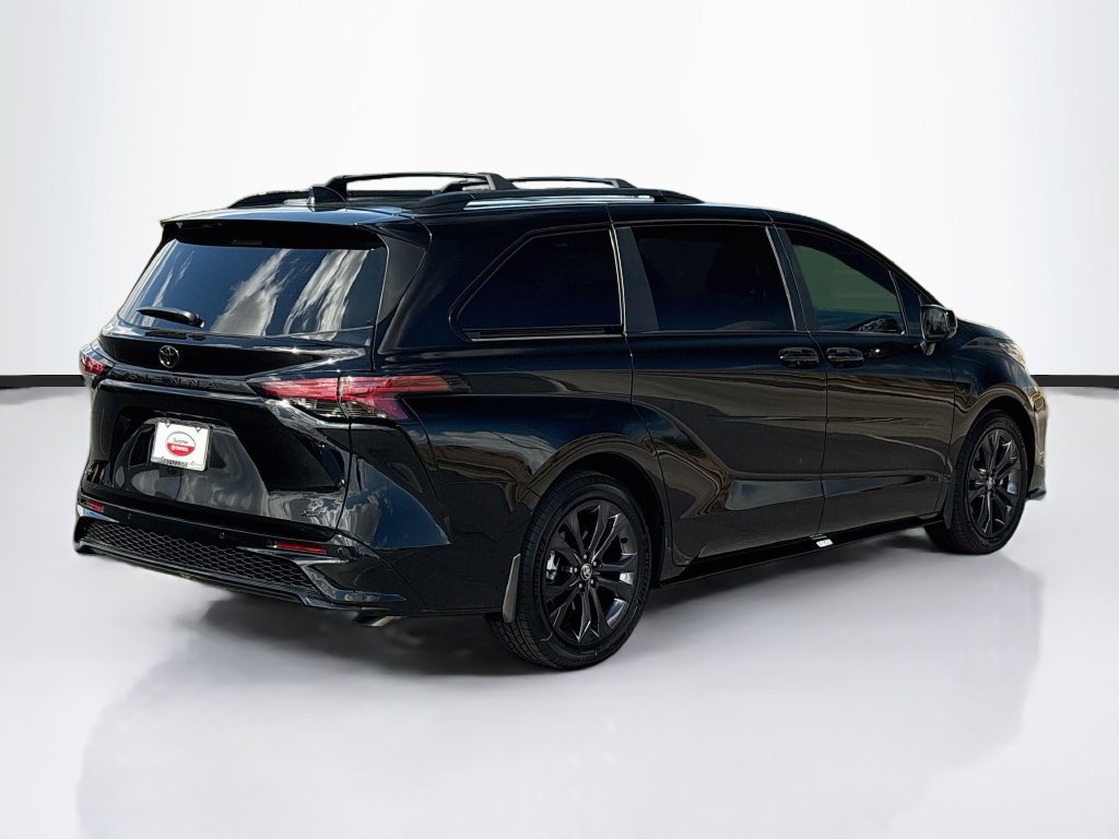 New 2026 Toyota Sienna XSE FWD image 5