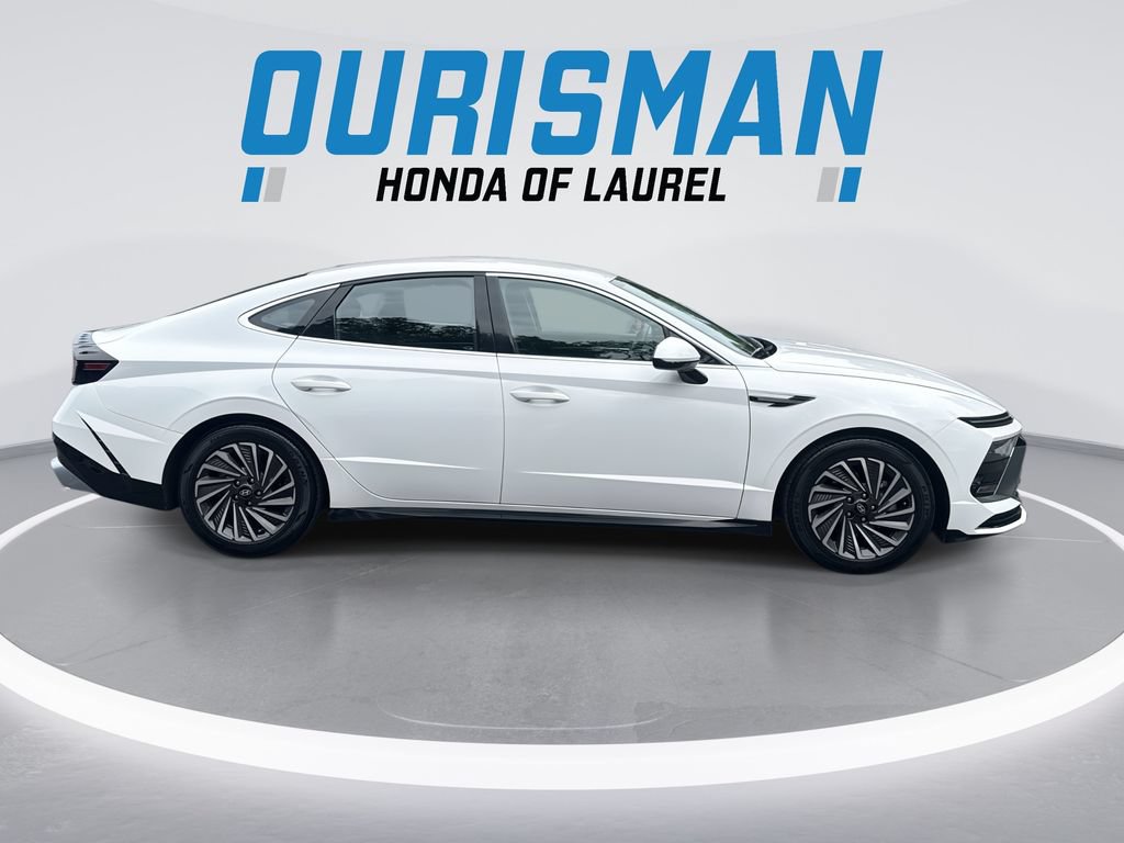 Used 2025 Hyundai Sonata SEL FWD image 9