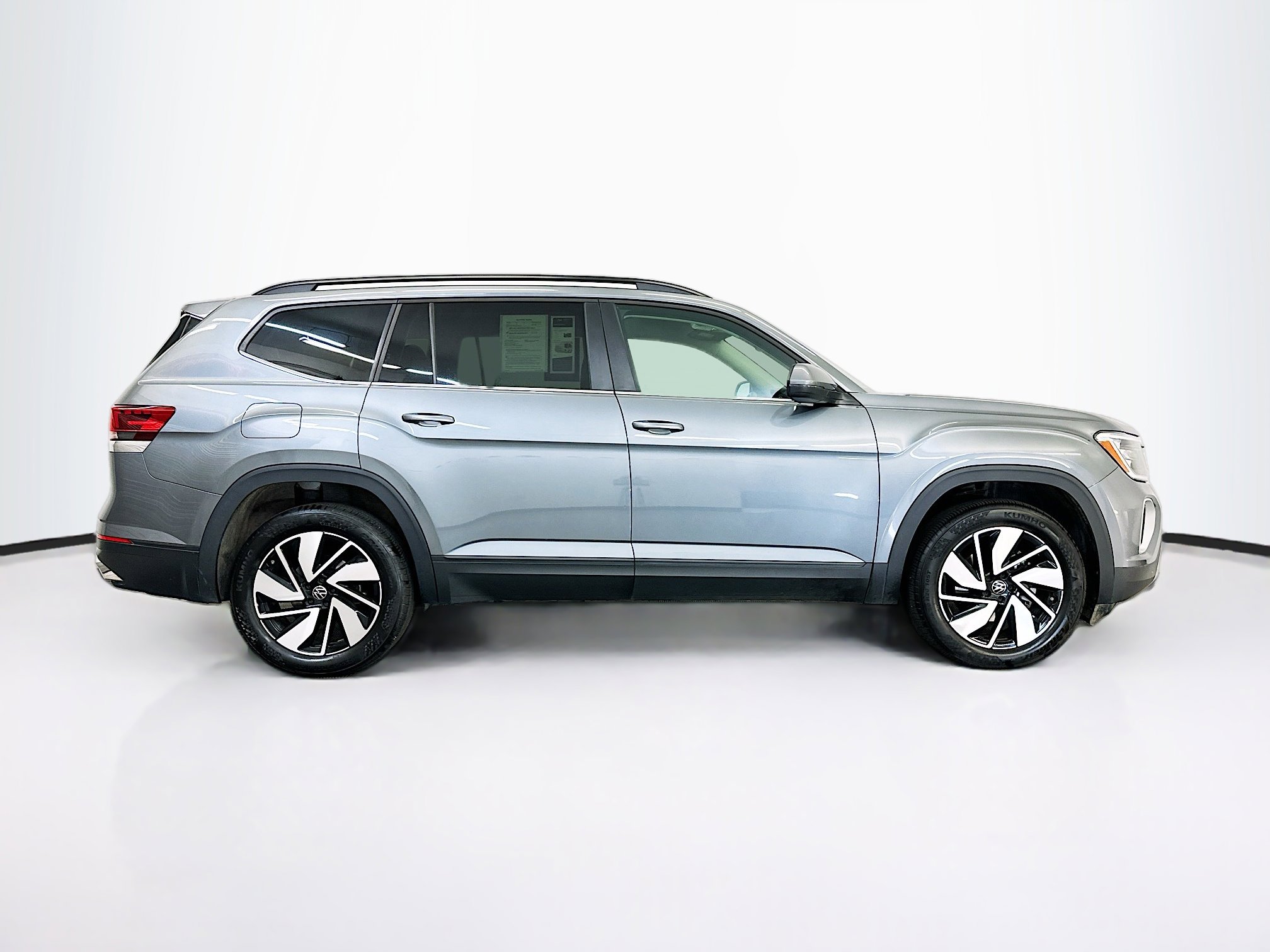 Used 2025 Volkswagen Atlas SE image 10