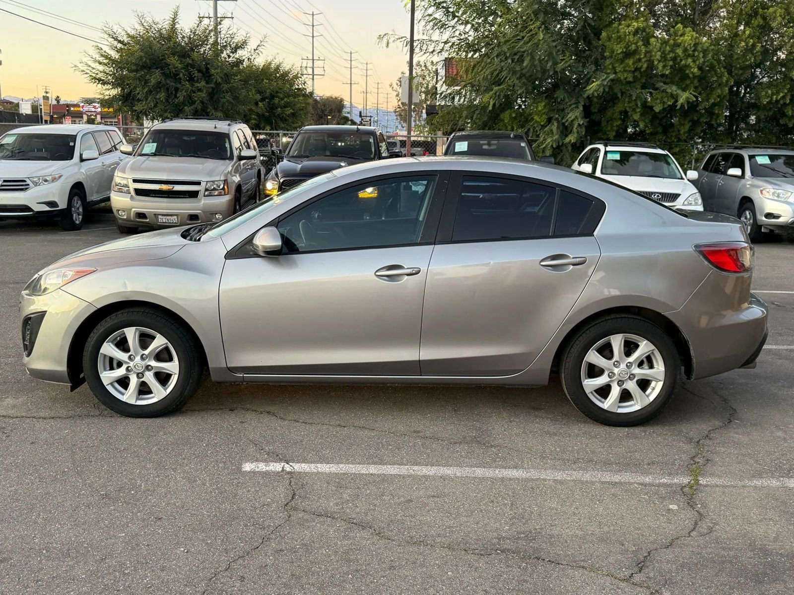 Used 2010 MAZDA MAZDA3 i Touring image 8