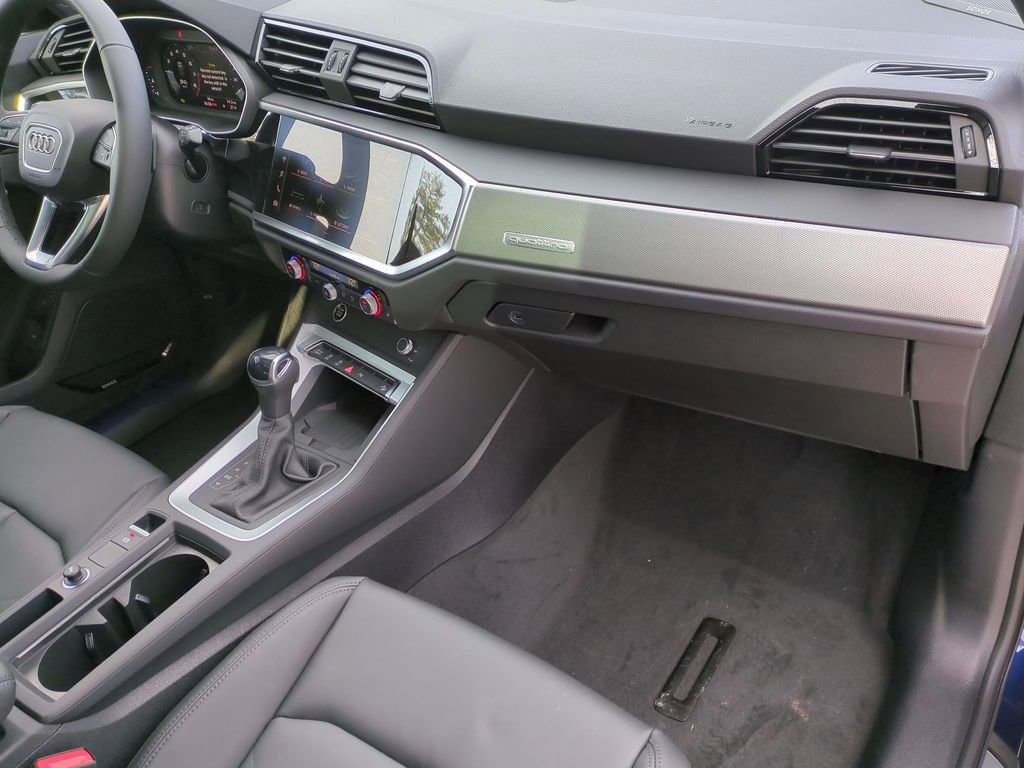 New 2025 Audi Q3 2.0T Premium image 25
