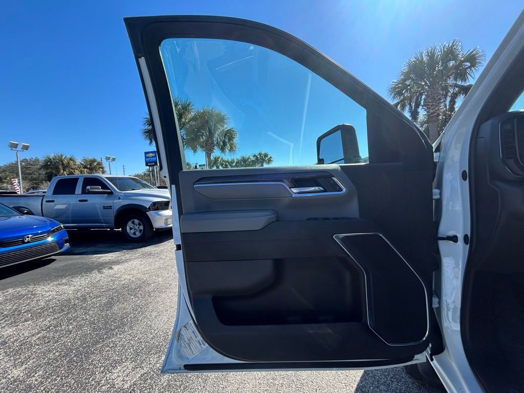 Used 2024 Chevrolet Silverado 3500 LT image 27