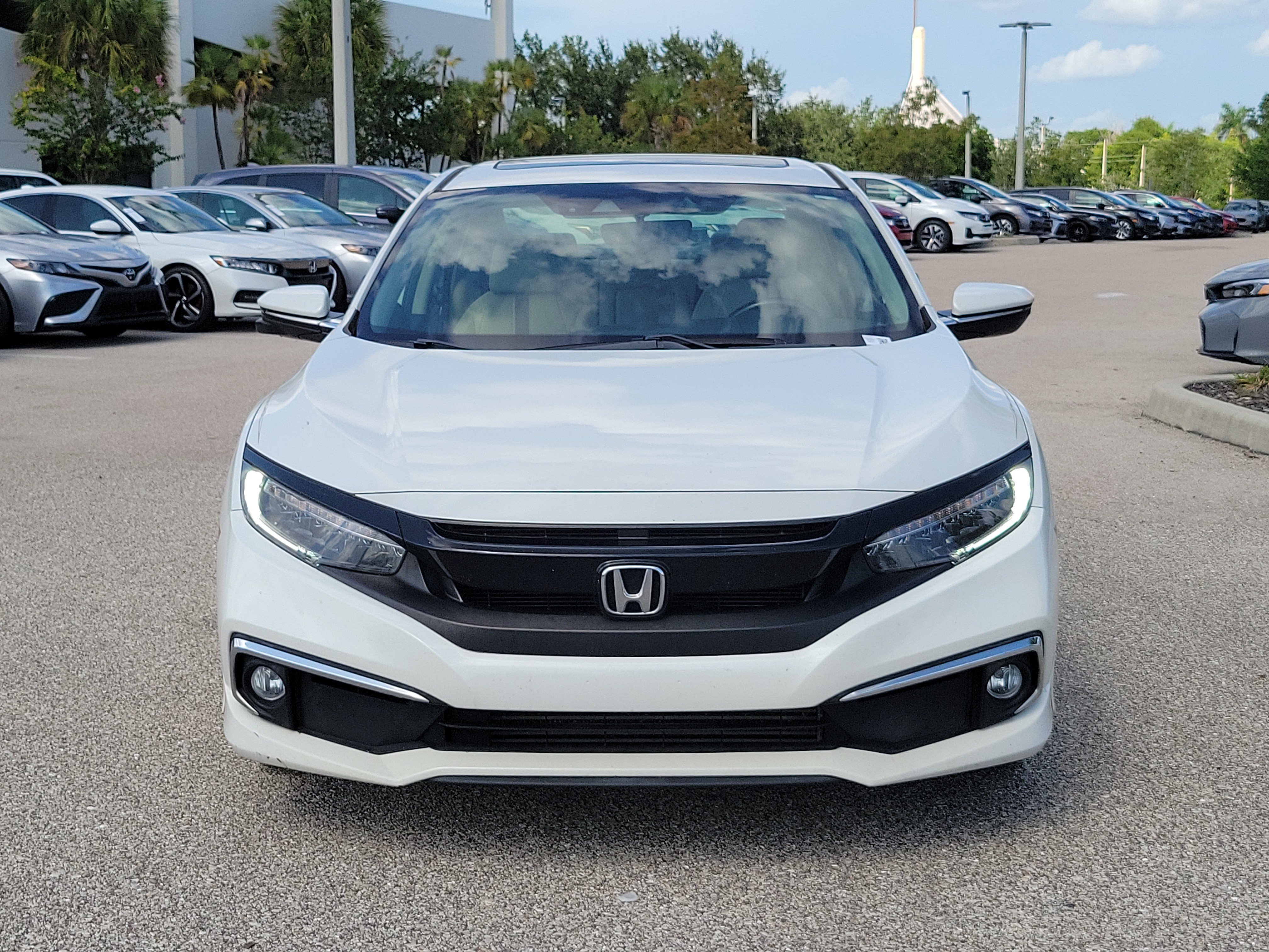 Used 2019 Honda Civic Touring image 2