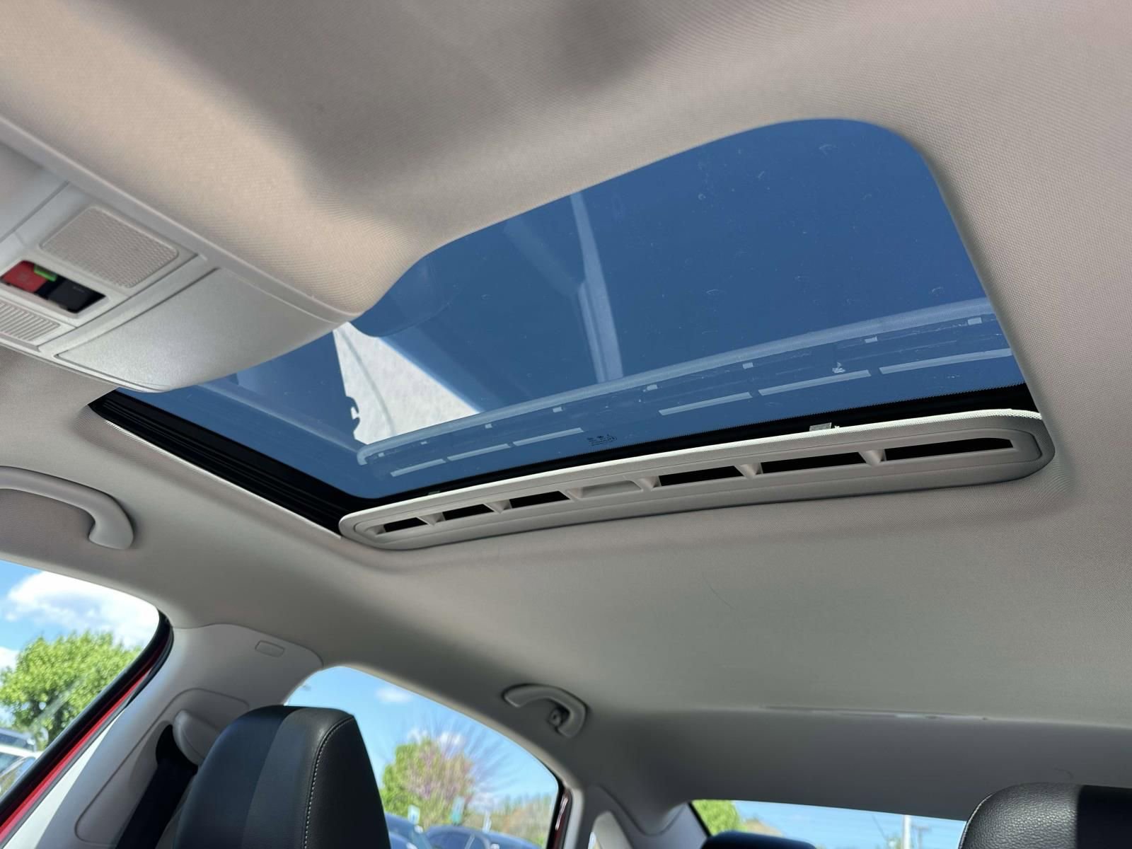 Used 2022 Volkswagen Passat 2.0T SE image 17