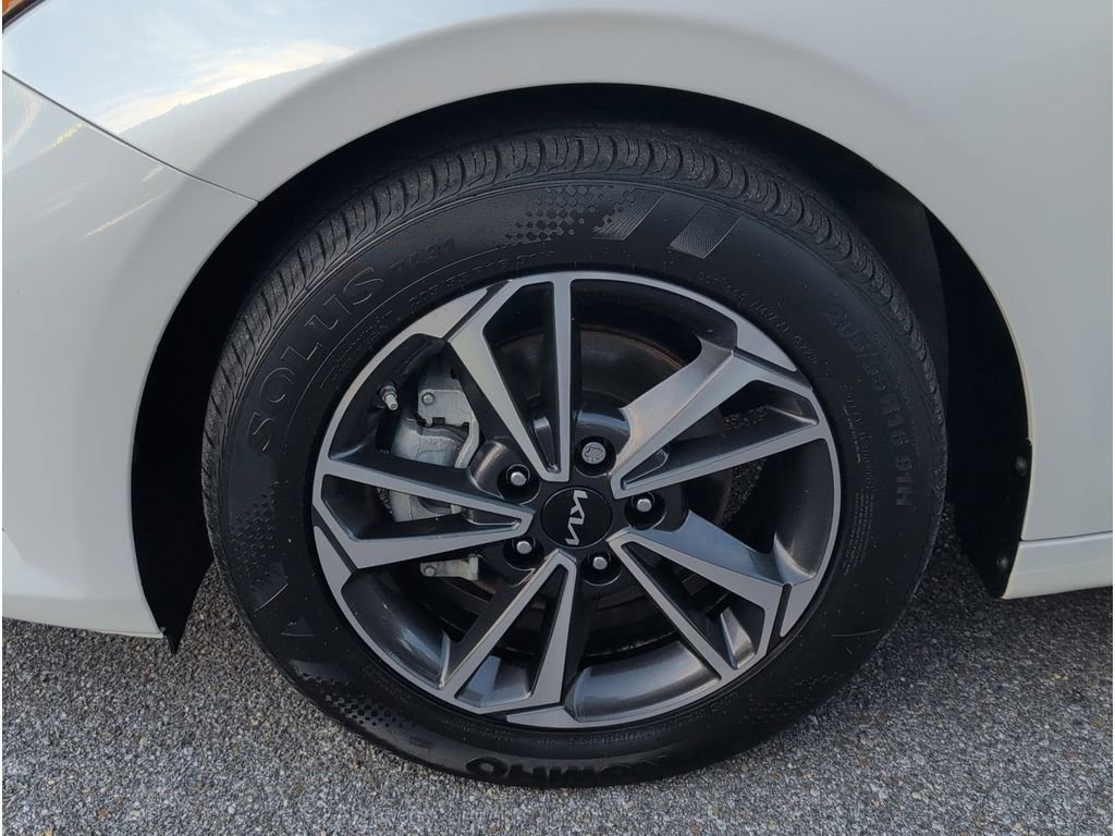 Used 2024 Kia Forte LXS w/ LXS Technology Package image 9