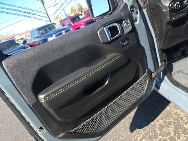 Used 2025 Jeep Wrangler Unlimited Sahara w/ Safety Group AWD/4WD image 10