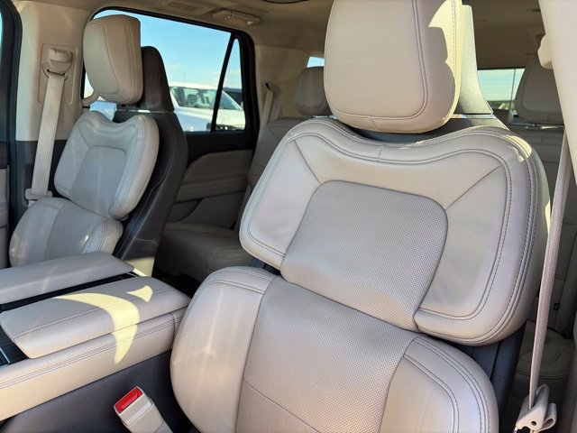 Used 2024 Lincoln Navigator Reserve AWD/4WD image 13