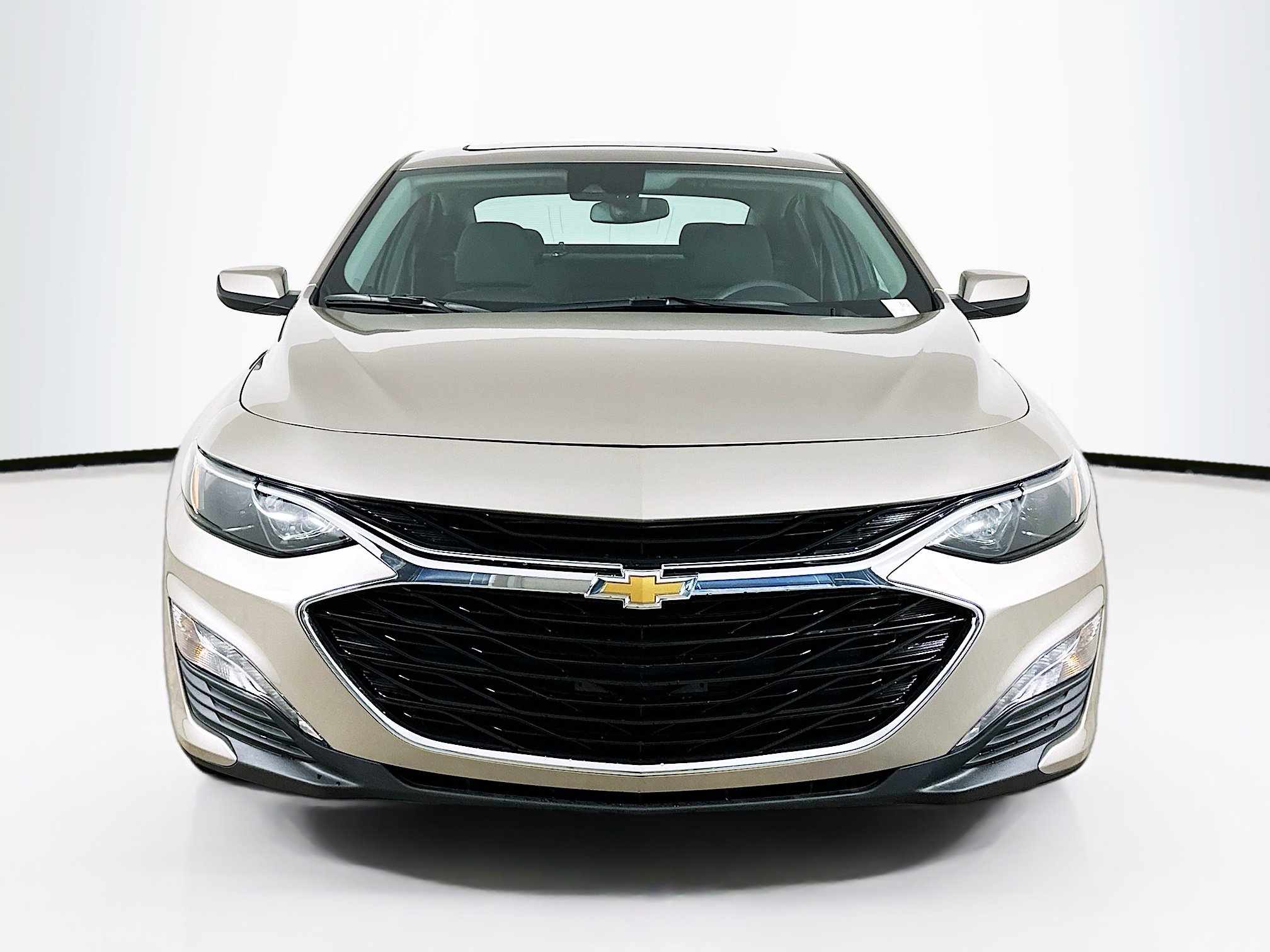 Used 2024 Chevrolet Malibu LT image 2