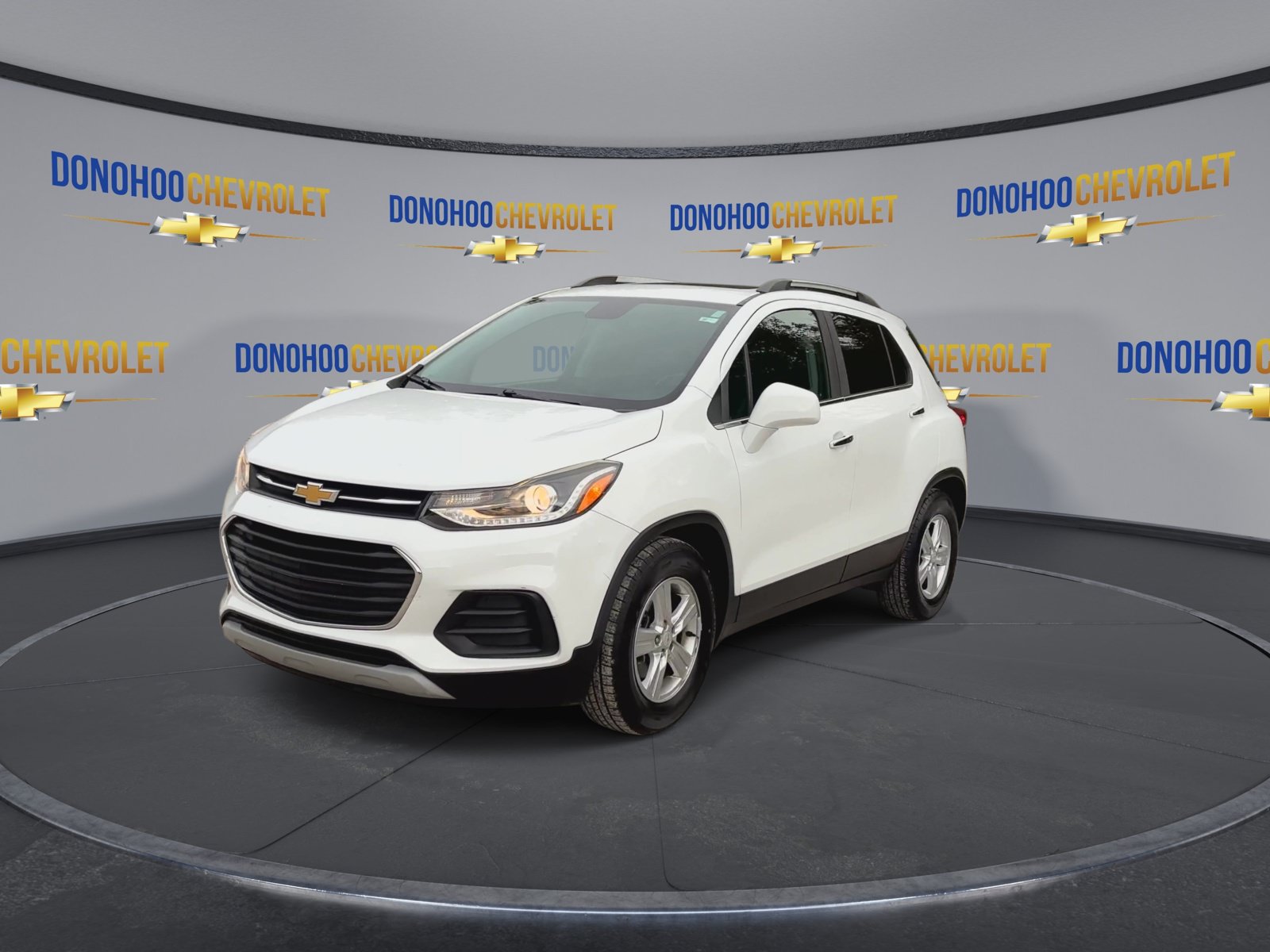 Used 2020 Chevrolet Trax LT w/ Sun & Sound Package FWD image 7
