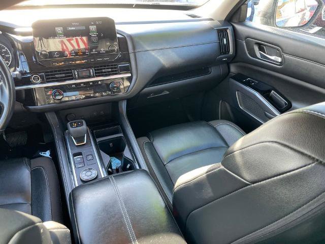 Certified 2023 Nissan Pathfinder SL w/ Lighting Package (N92) image 12