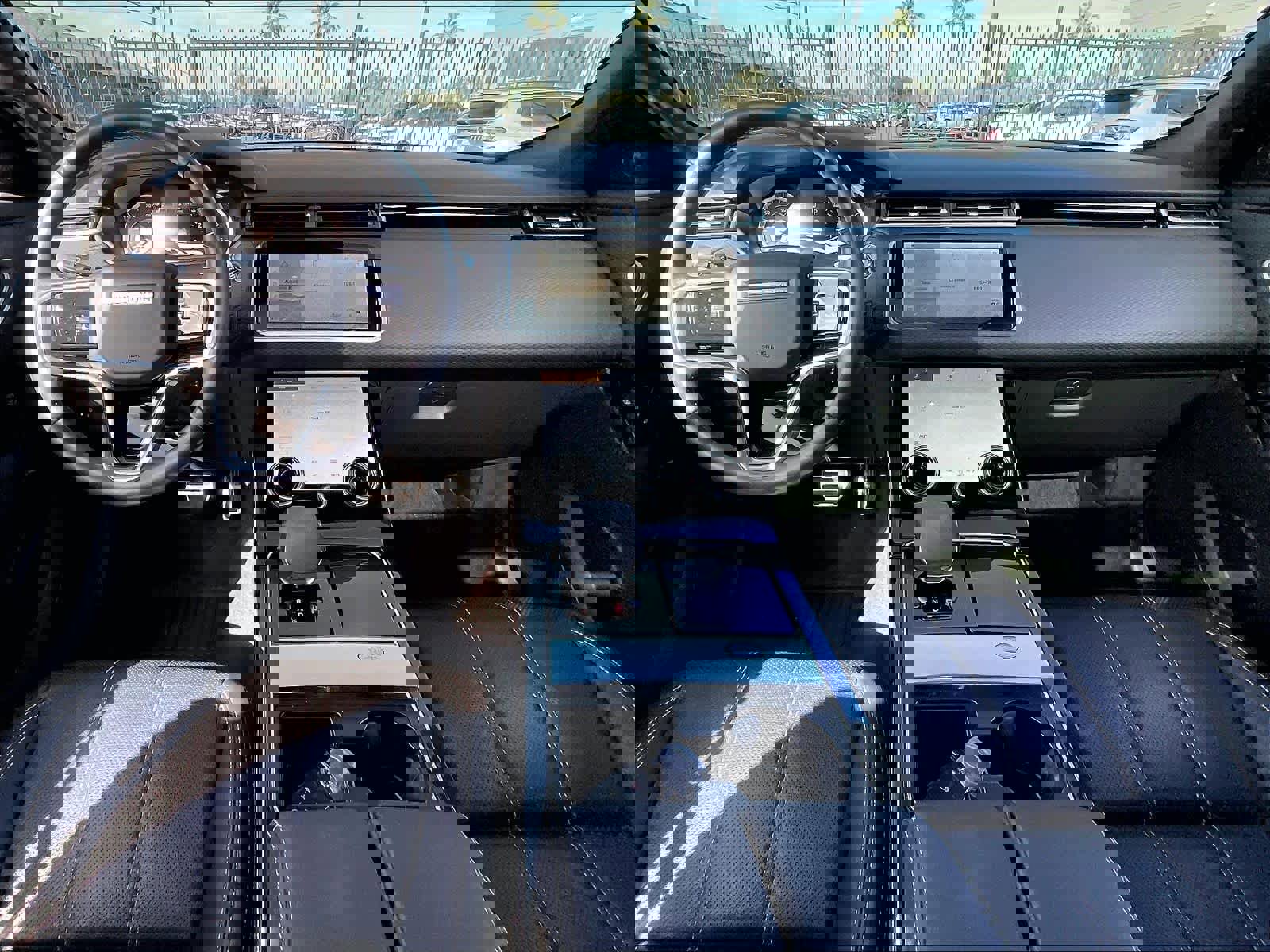 Used 2023 Land Rover Range Rover Velar R-Dynamic S image 16