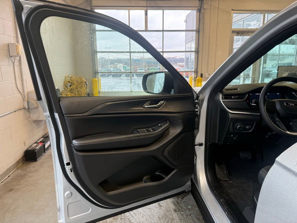 New 2026 Jeep Grand Cherokee Laredo X AWD/4WD image 54