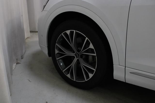 Used 2024 Audi Q8 Prestige w/ Prestige Package image 30