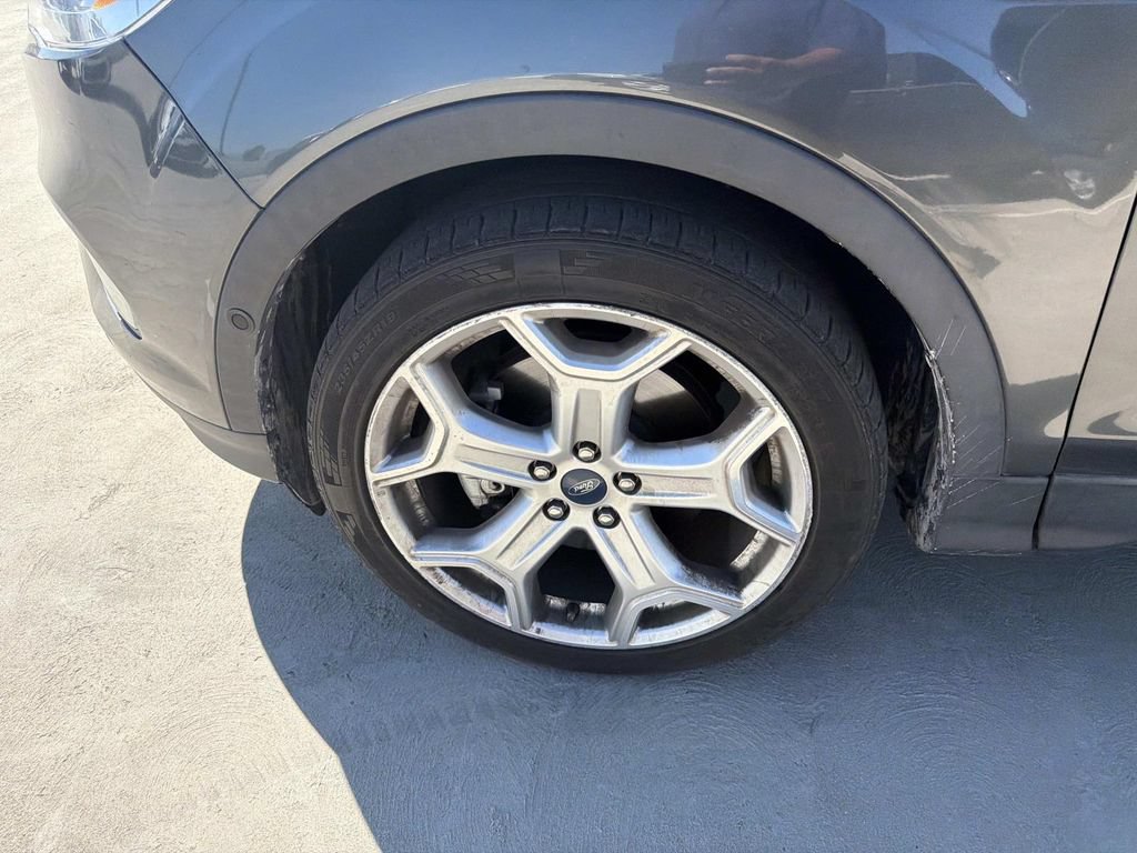 Used 2019 Ford Escape Titanium FWD image 11