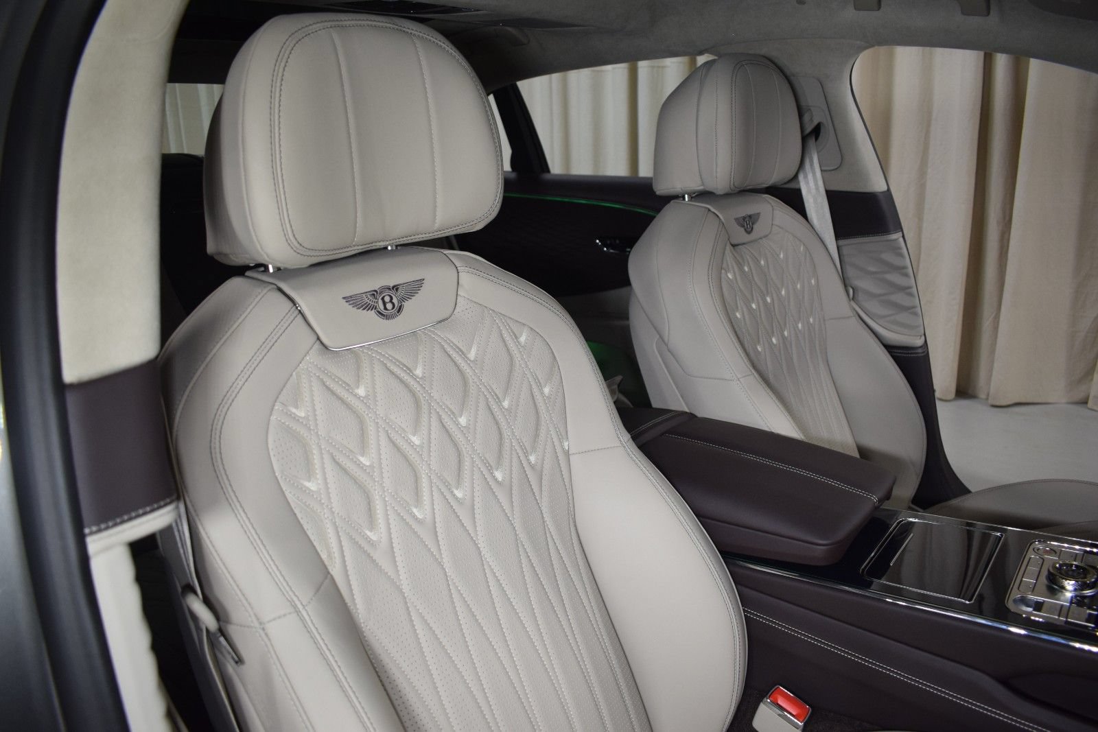 New 2026 Bentley Flying Spur Plug-In Hybrid AWD/4WD image 24