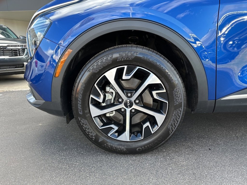 Used 2025 Kia Sportage EX w/ Premium Package image 12