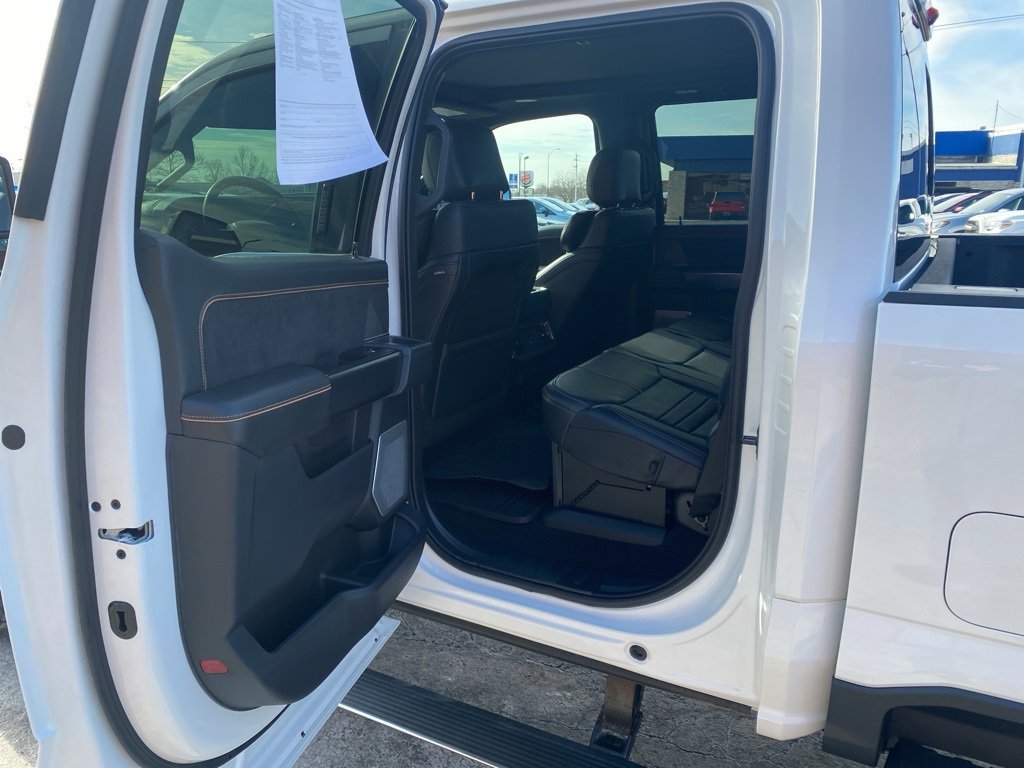 Used 2024 Ford F250 Platinum image 18