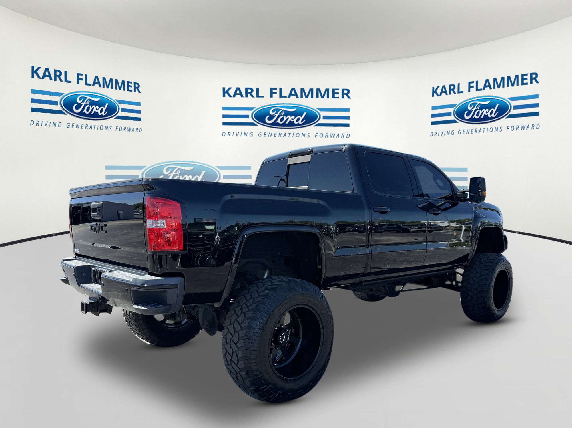 Used 2016 GMC Sierra 2500 Denali w/ Duramax Plus Package AWD/4WD image 3
