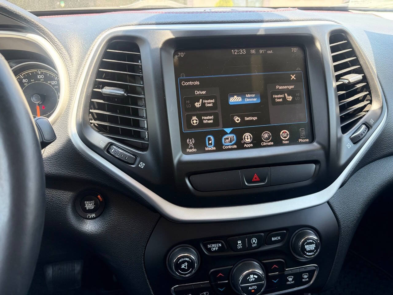 Used 2016 Jeep Cherokee Trailhawk w/ Comfort/Convenience Group AWD/4WD image 22