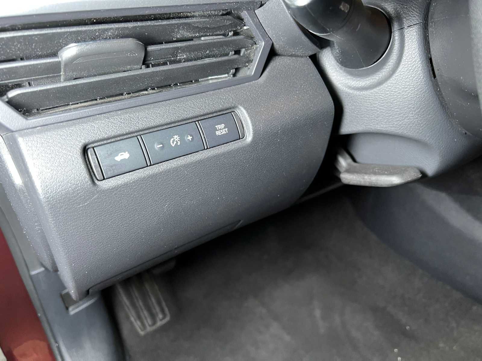 Used 2024 Nissan Altima 2.5 SV FWD image 26
