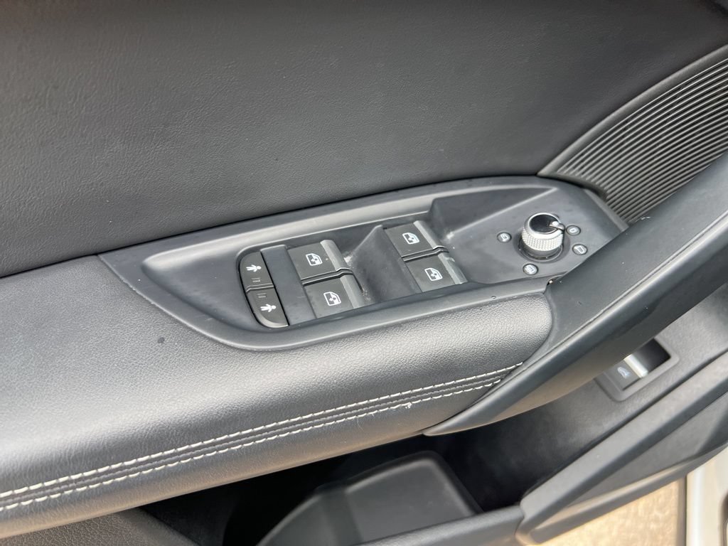 Used 2019 Audi SQ5 Prestige w/ Prestige Package AWD/4WD image 31