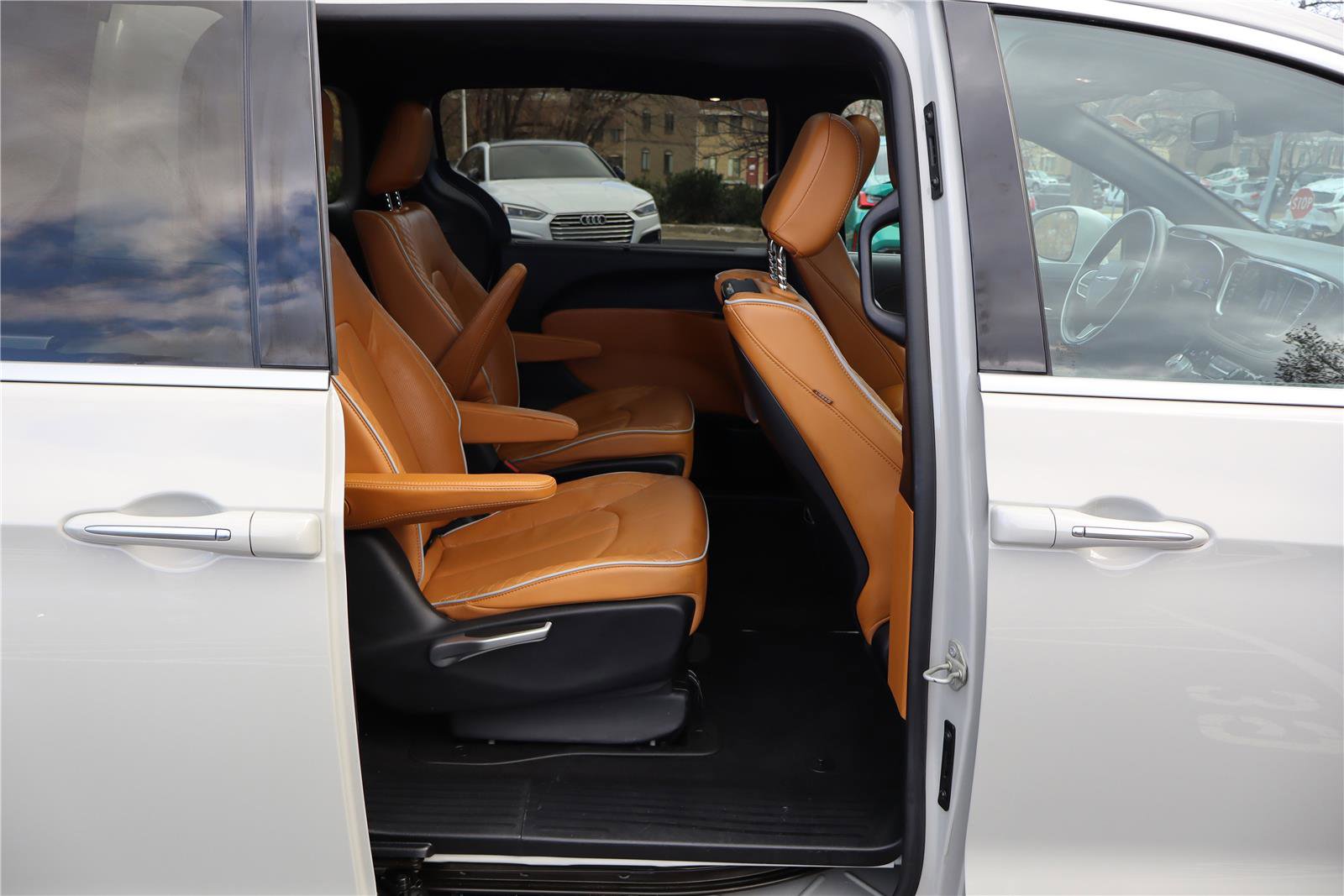 Used 2021 Chrysler Pacifica Pinnacle image 26