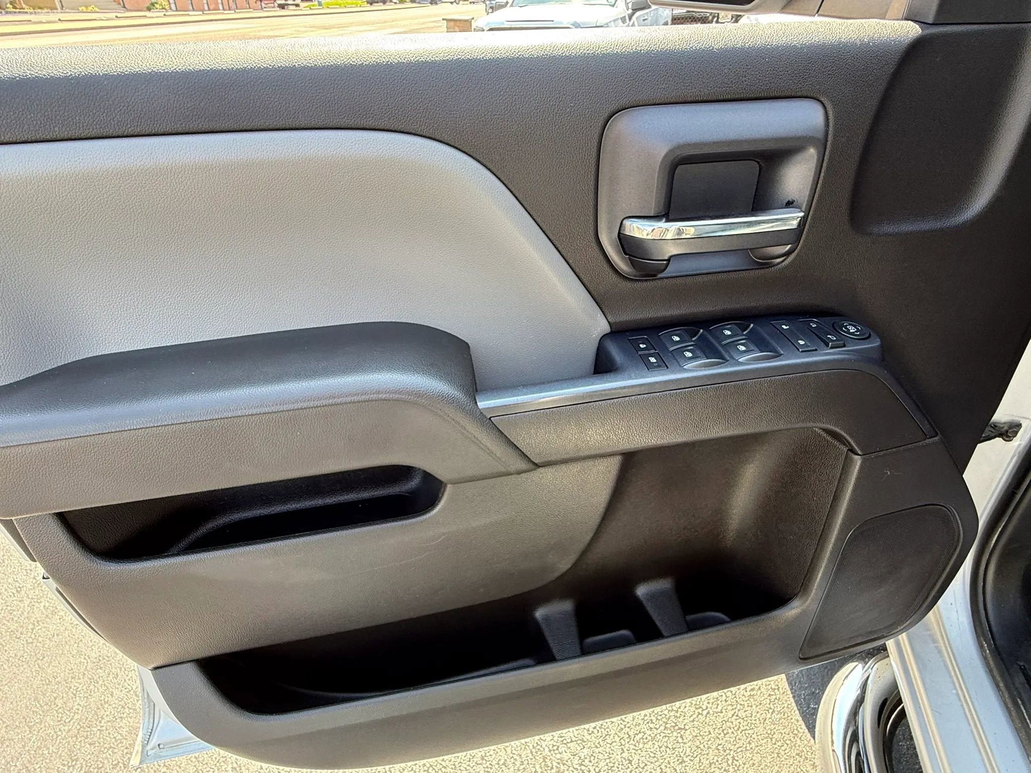 Used 2017 Chevrolet Silverado 1500 Custom w/ Custom Convenience Package AWD/4WD image 17