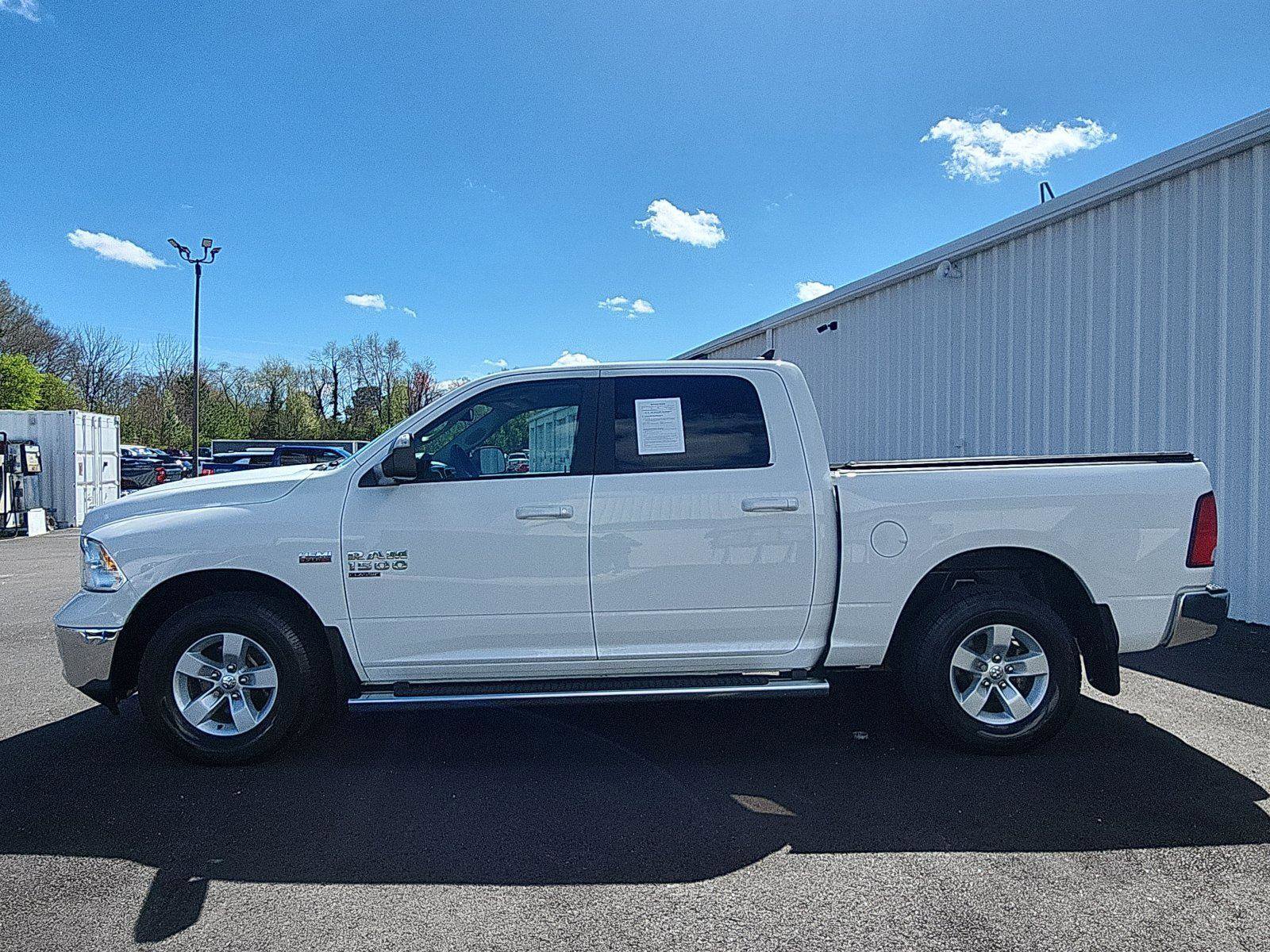 Used 2019 RAM 1500 Classic SLT AWD/4WD image 2