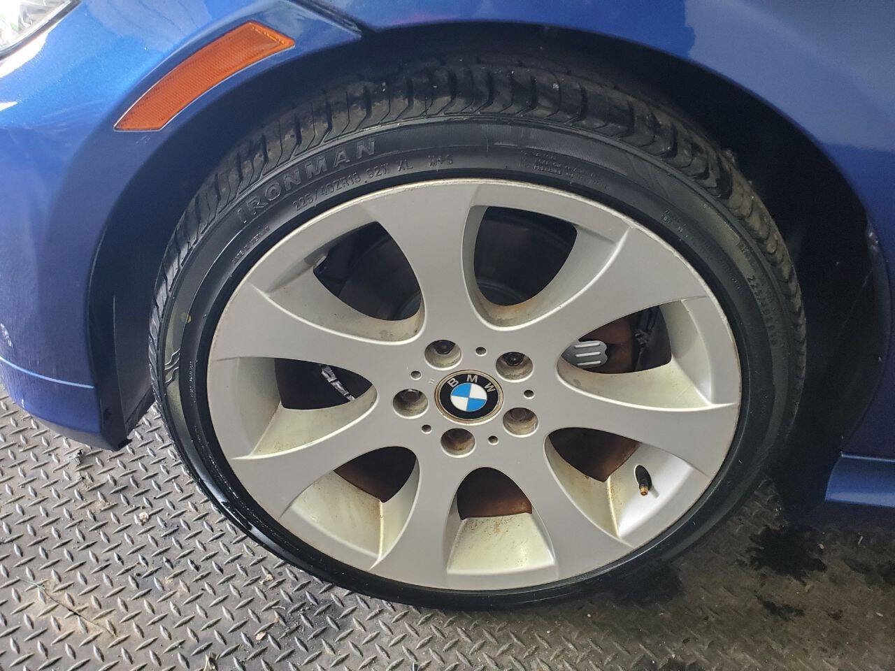 Used 2011 BMW 328i xDrive Wagon AWD/4WD image 21