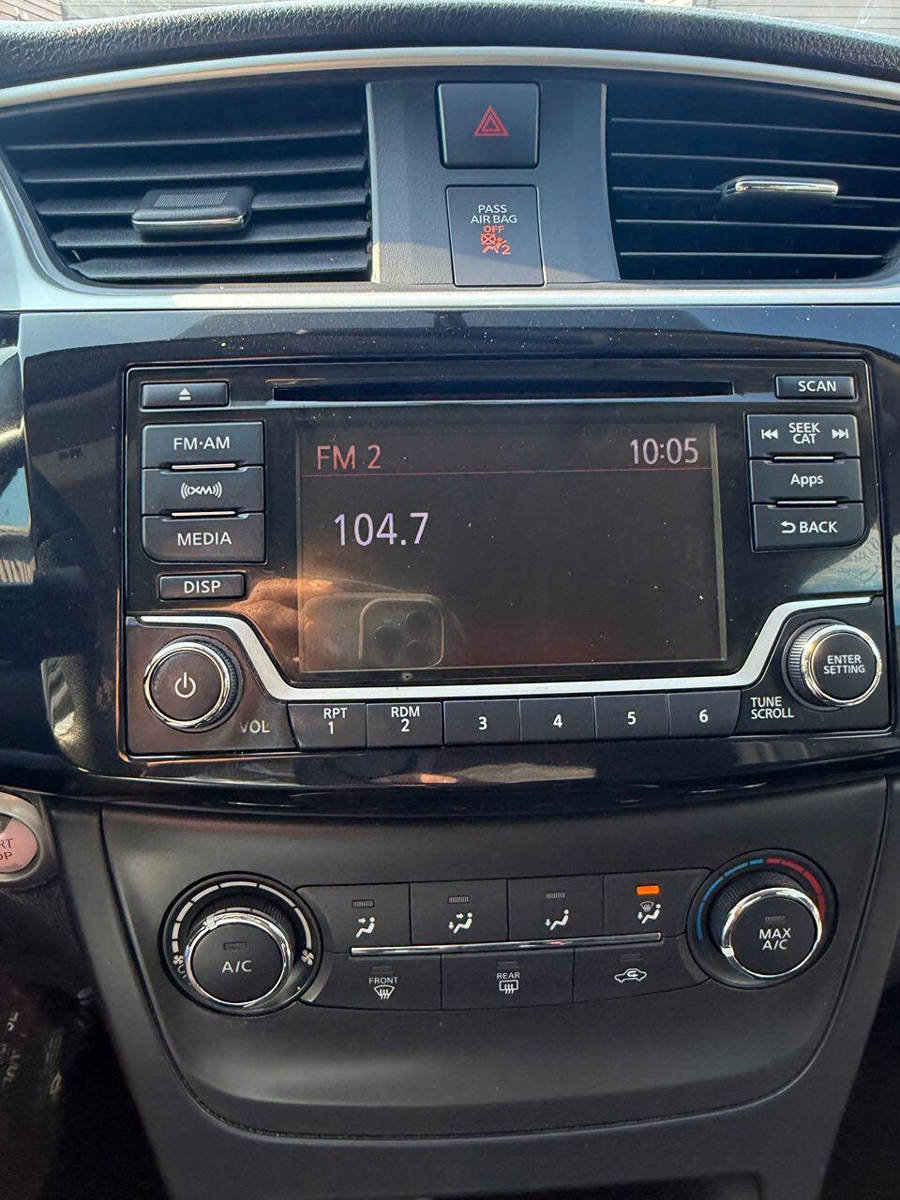 Used 2016 Nissan Sentra SV image 23